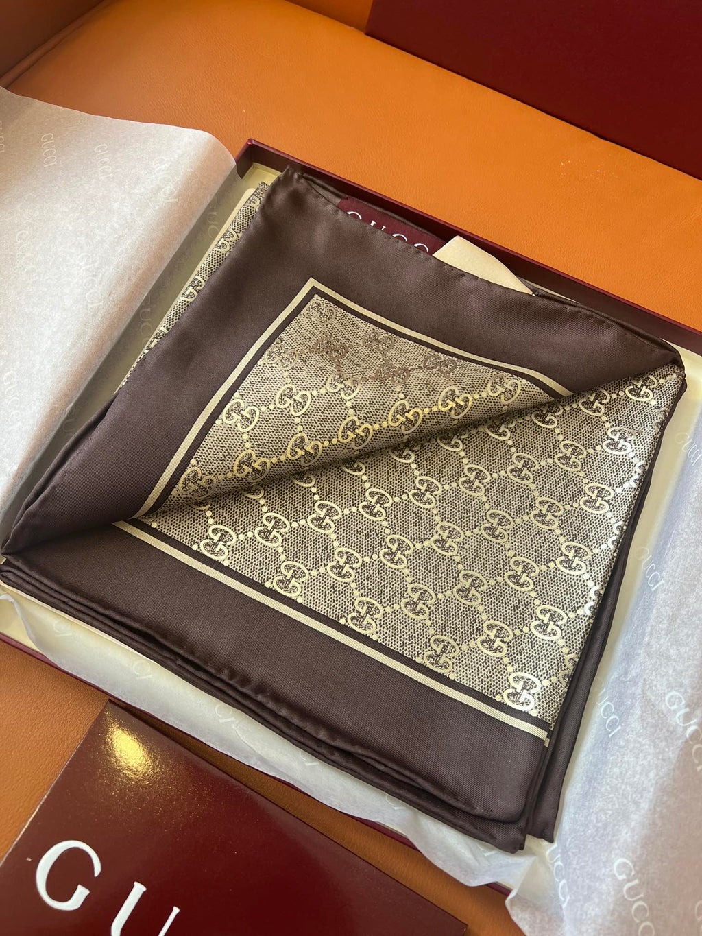 GUCCI 26S SCARF 90 IN SILK 816288