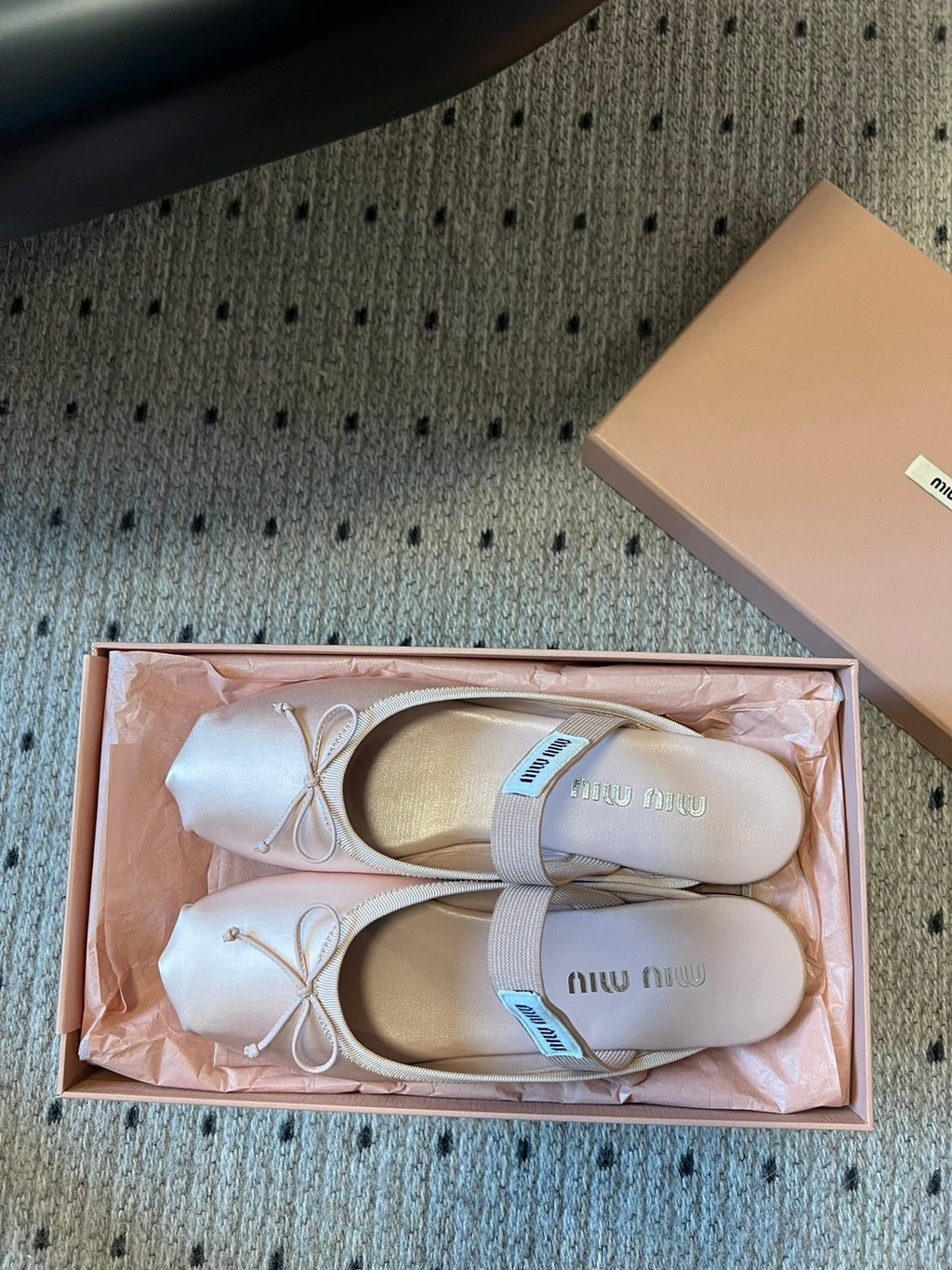 MIUMIU 26S BALLET MULES IN LIGHT PINK SATIN WITH BOW