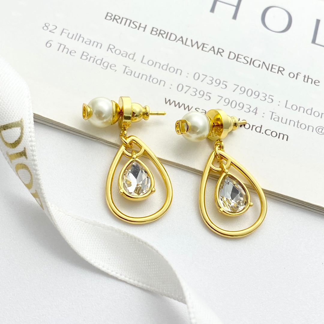 CD 26S PEARL STUD TEARDROP CRYSTAL DROP EARRINGS IN GOLD METAL 631774