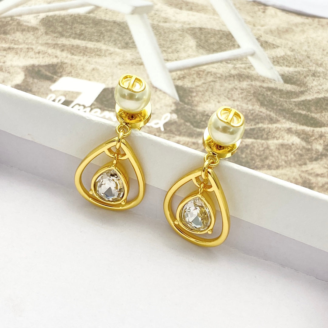 CD 26S PEARL STUD TEARDROP CRYSTAL DROP EARRINGS IN GOLD METAL 631774