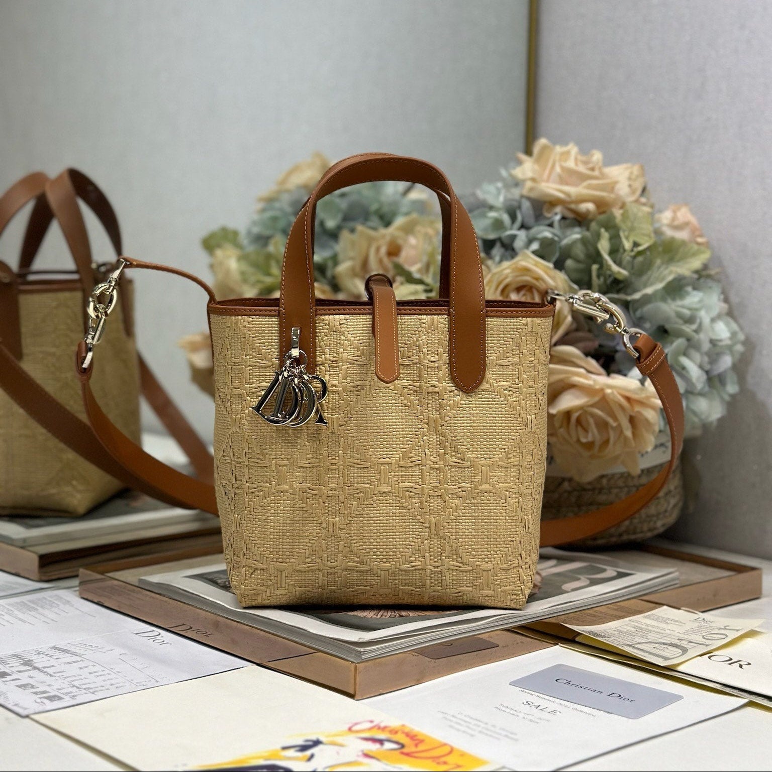 DIOR 26S TOUJOURS BAG 18 IN BROWN AND BEIGE RAFFIA