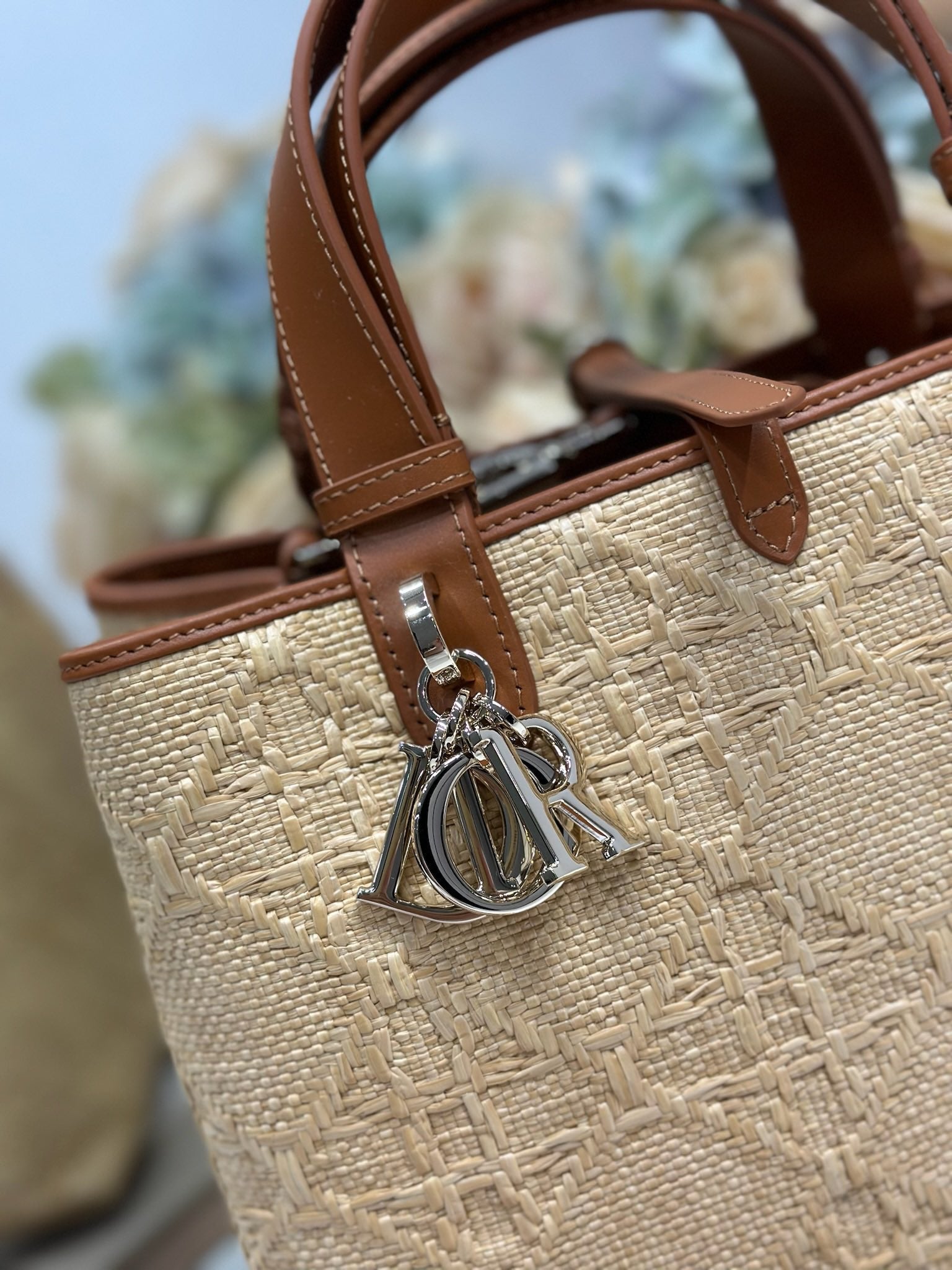 DIOR 26S TOUJOURS BAG 28 IN BROWN AND BEIGE RAFFIA