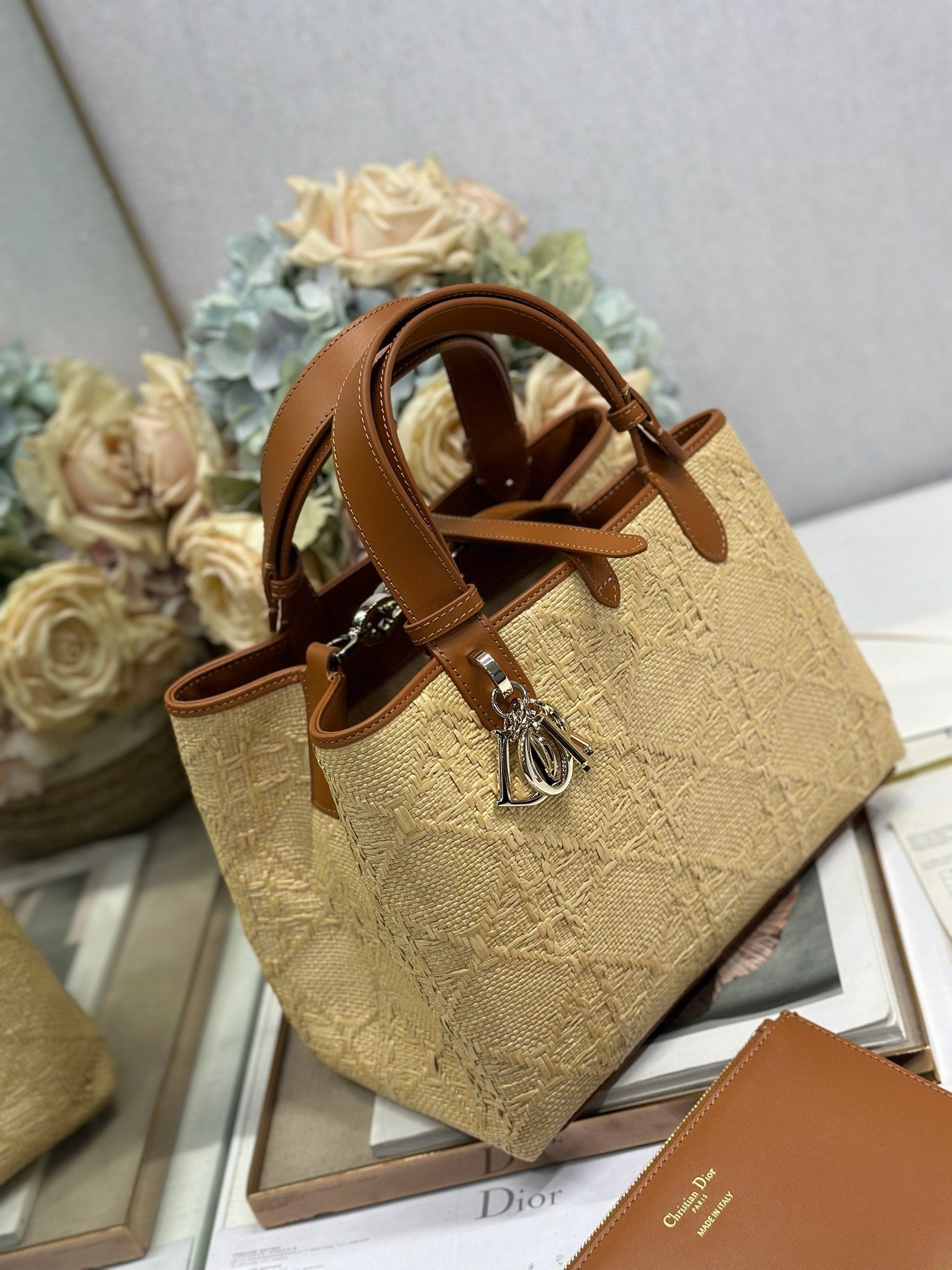 DIOR 26S TOUJOURS BAG 28 IN BROWN AND BEIGE RAFFIA