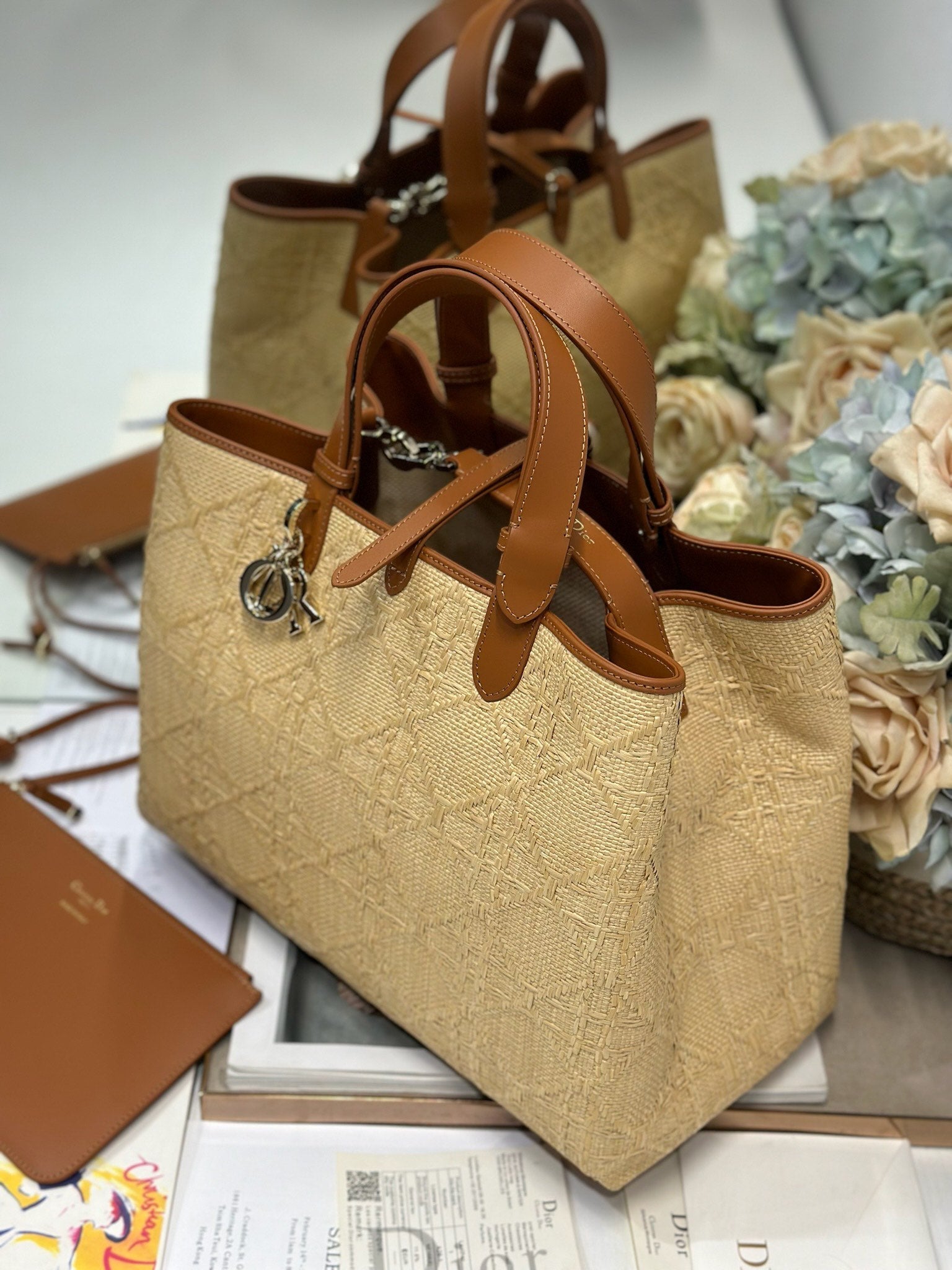 DIOR 26S TOUJOURS BAG 37 IN BROWN AND BEIGE RAFFIA