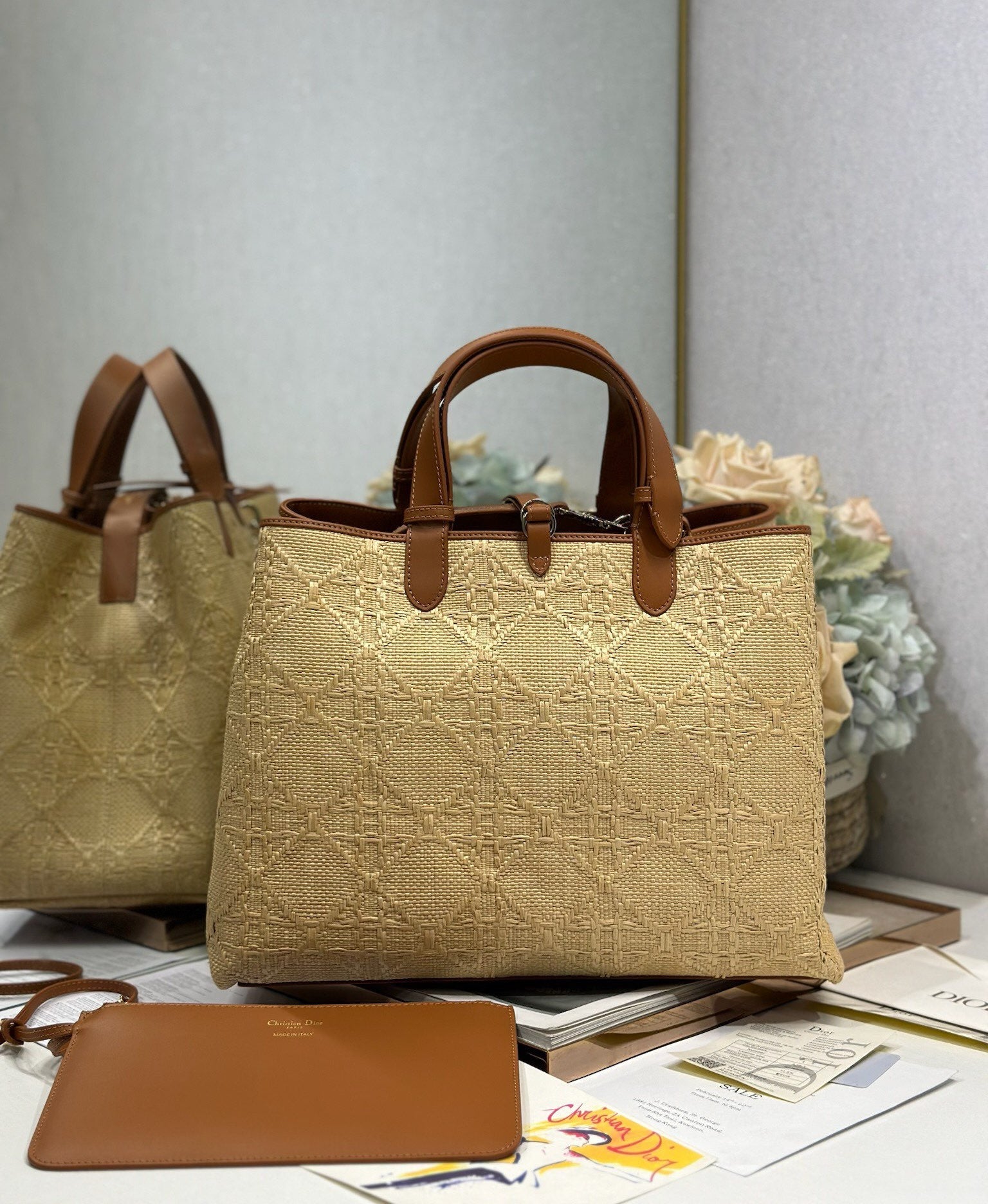 DIOR 26S TOUJOURS BAG 37 IN BROWN AND BEIGE RAFFIA