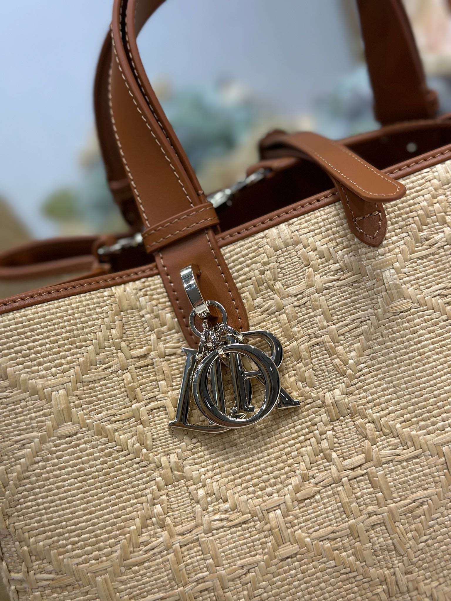 DIOR 26S TOUJOURS BAG 37 IN BROWN AND BEIGE RAFFIA