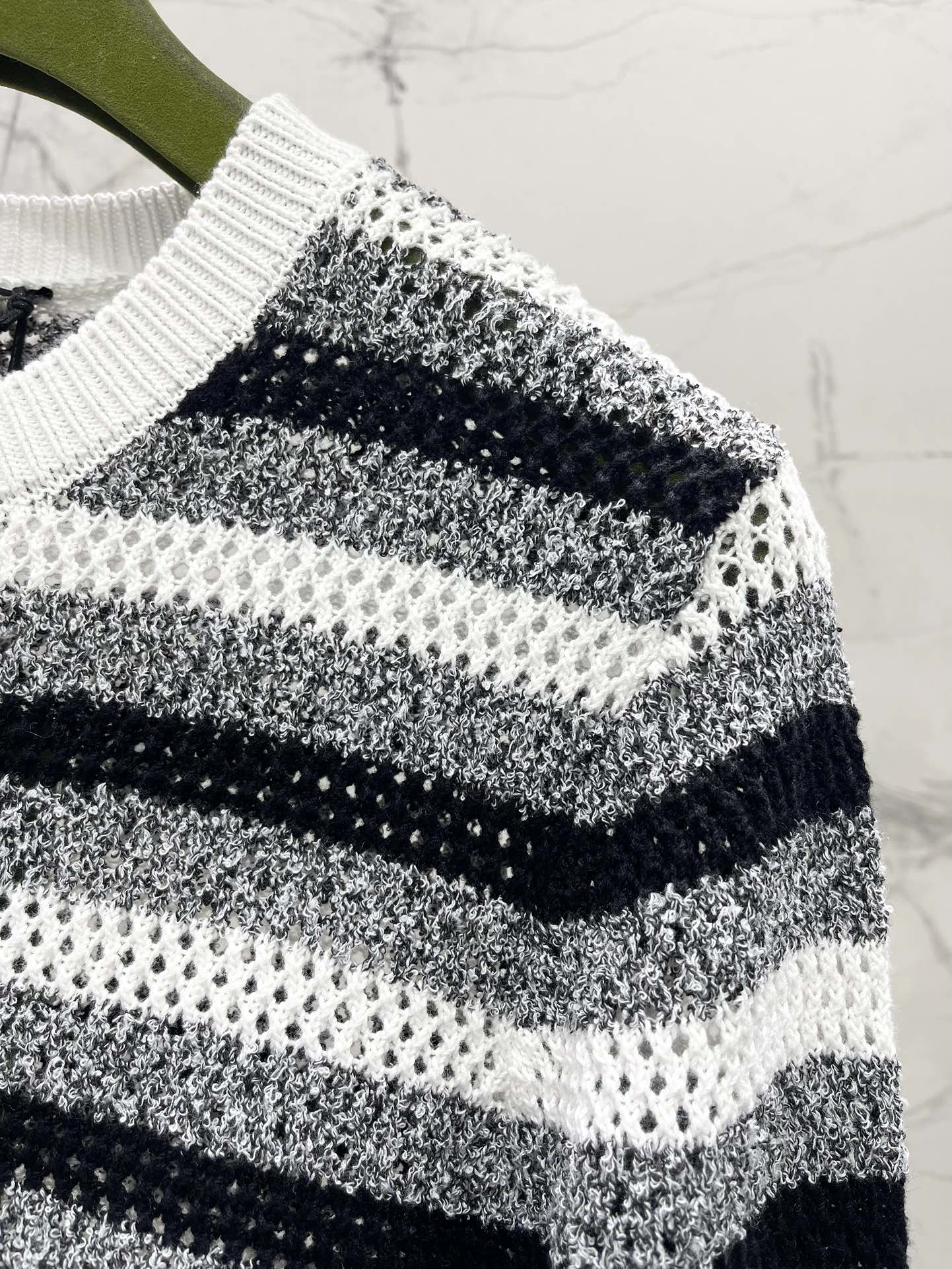 GUCCI 26S SWEATER 197