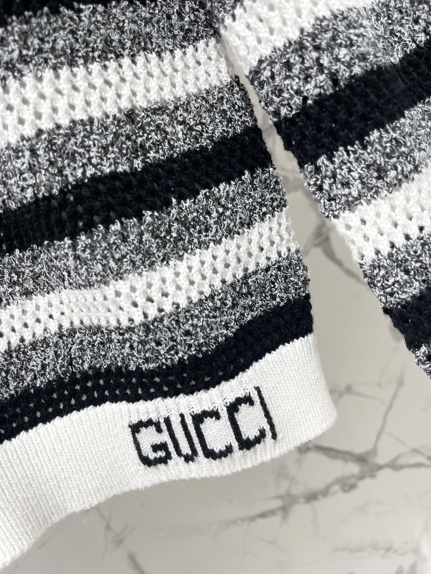 GUCCI 26S SWEATER 197
