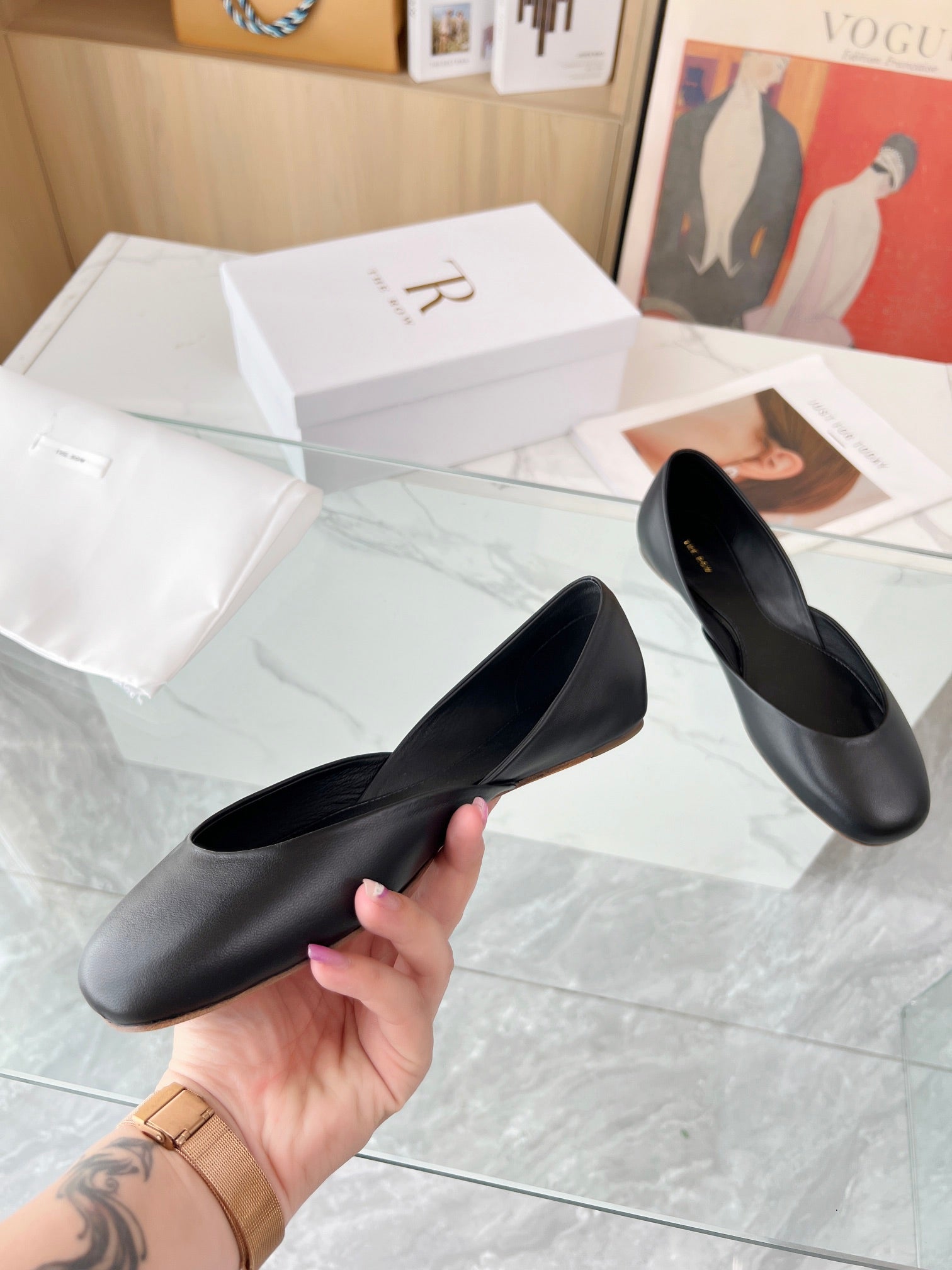 THE ROW 26S ROUND TOE BALLET FLATS IN BLACK CALFSKIN