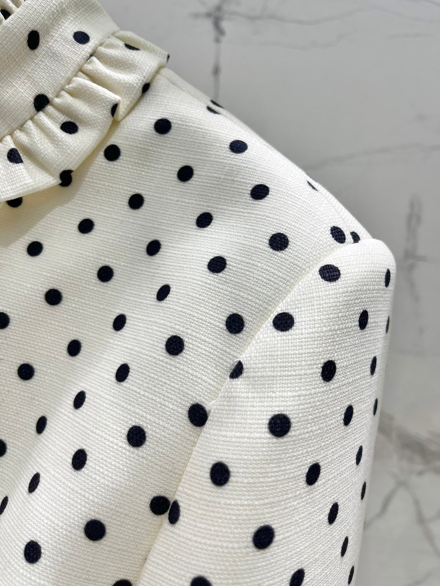 VALENTINO 26S CROPPED JACKET 166