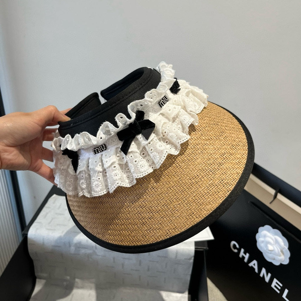 MIUMIU OPEN-TOP STRAW HAT IN BEIGE MIX WHITE EYELET FABRIC