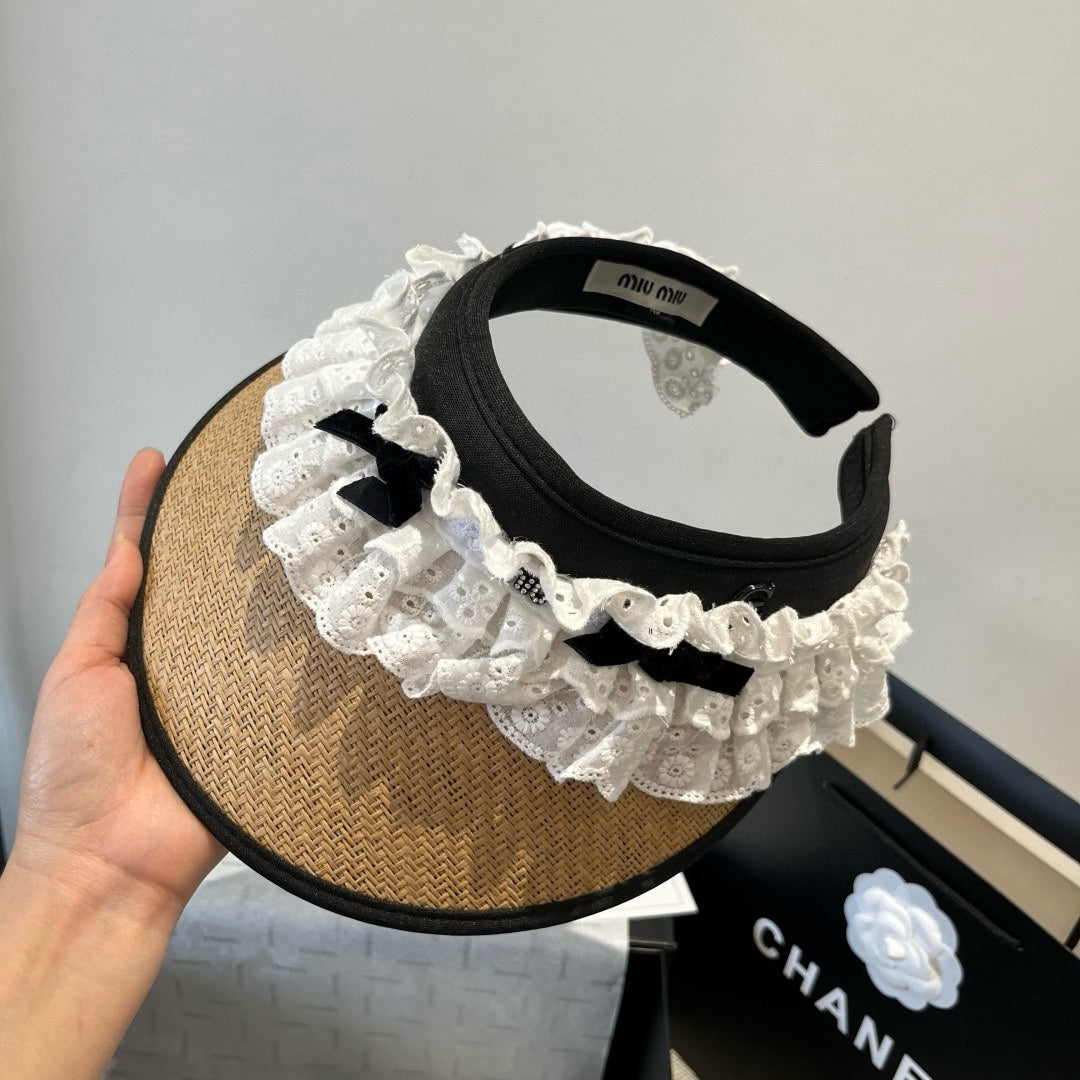 MIUMIU OPEN-TOP STRAW HAT IN BEIGE MIX WHITE EYELET FABRIC