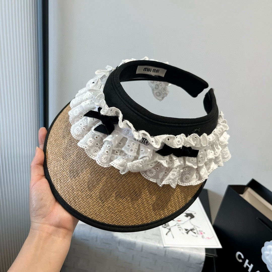 MIUMIU OPEN-TOP STRAW HAT IN BEIGE MIX WHITE EYELET FABRIC