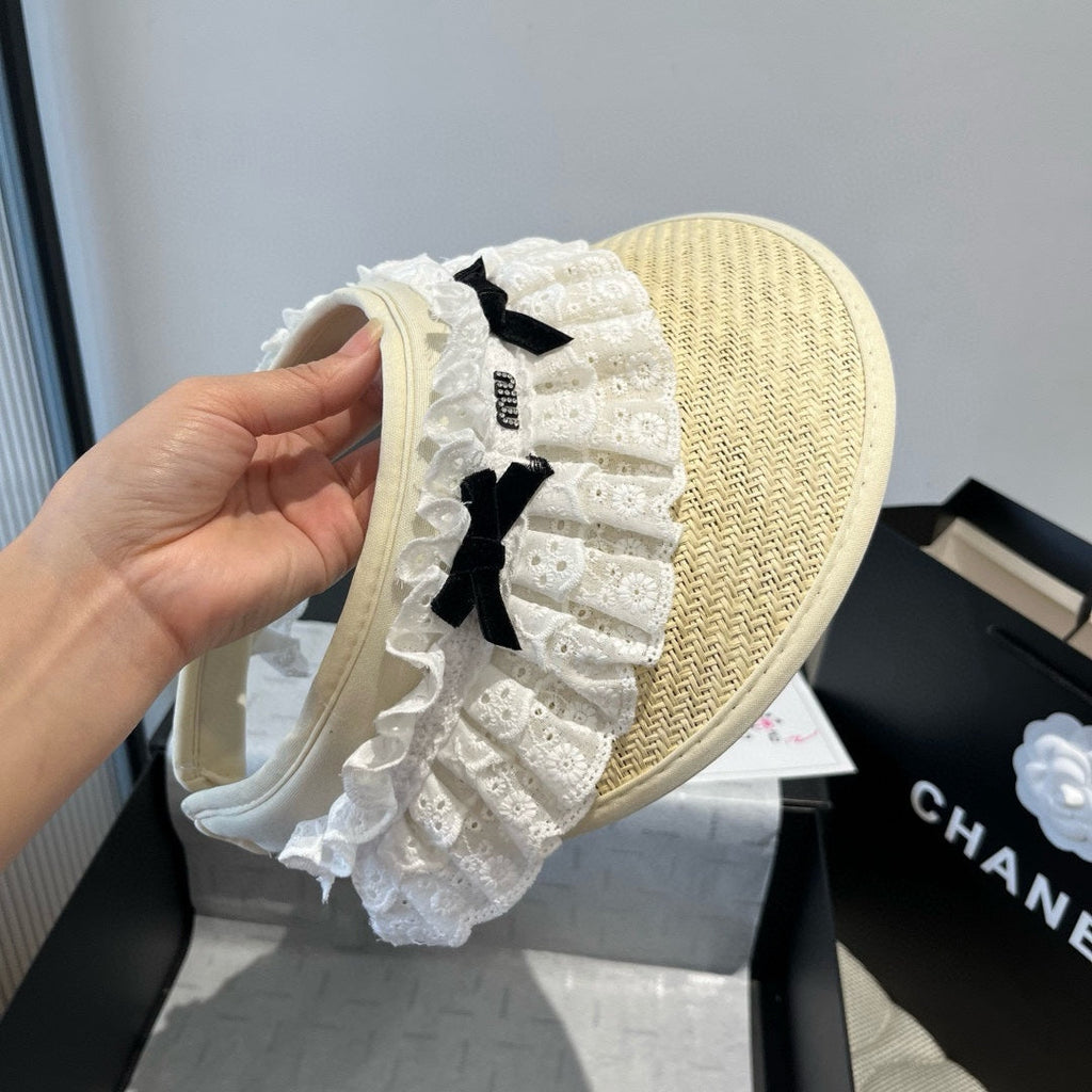 MIUMIU OPEN-TOP STRAW HAT IN LIGHT BEIGE MIX WHITE EYELET FABRIC