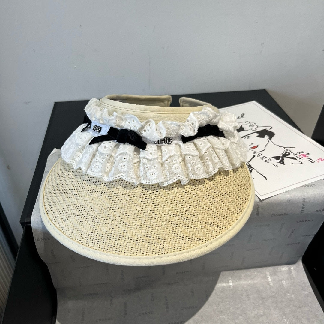 MIUMIU OPEN-TOP STRAW HAT IN LIGHT BEIGE MIX WHITE EYELET FABRIC