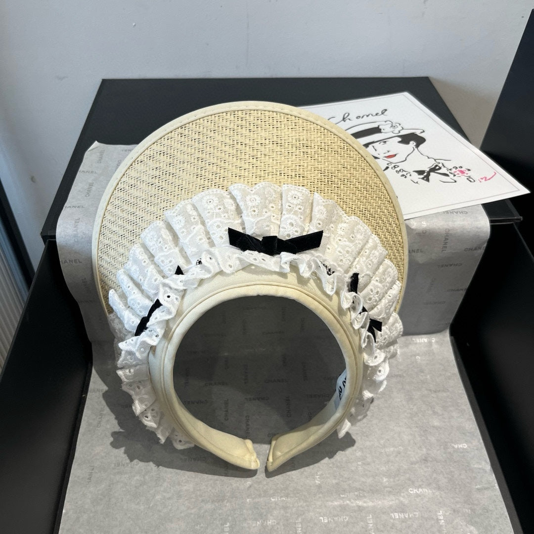 MIUMIU OPEN-TOP STRAW HAT IN LIGHT BEIGE MIX WHITE EYELET FABRIC