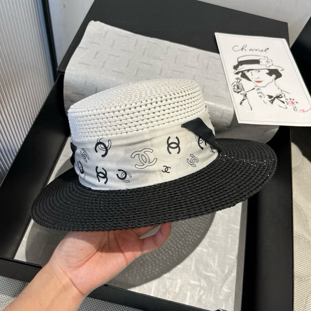 FLAT STRAW HAT BLACK AND WHITE 673935