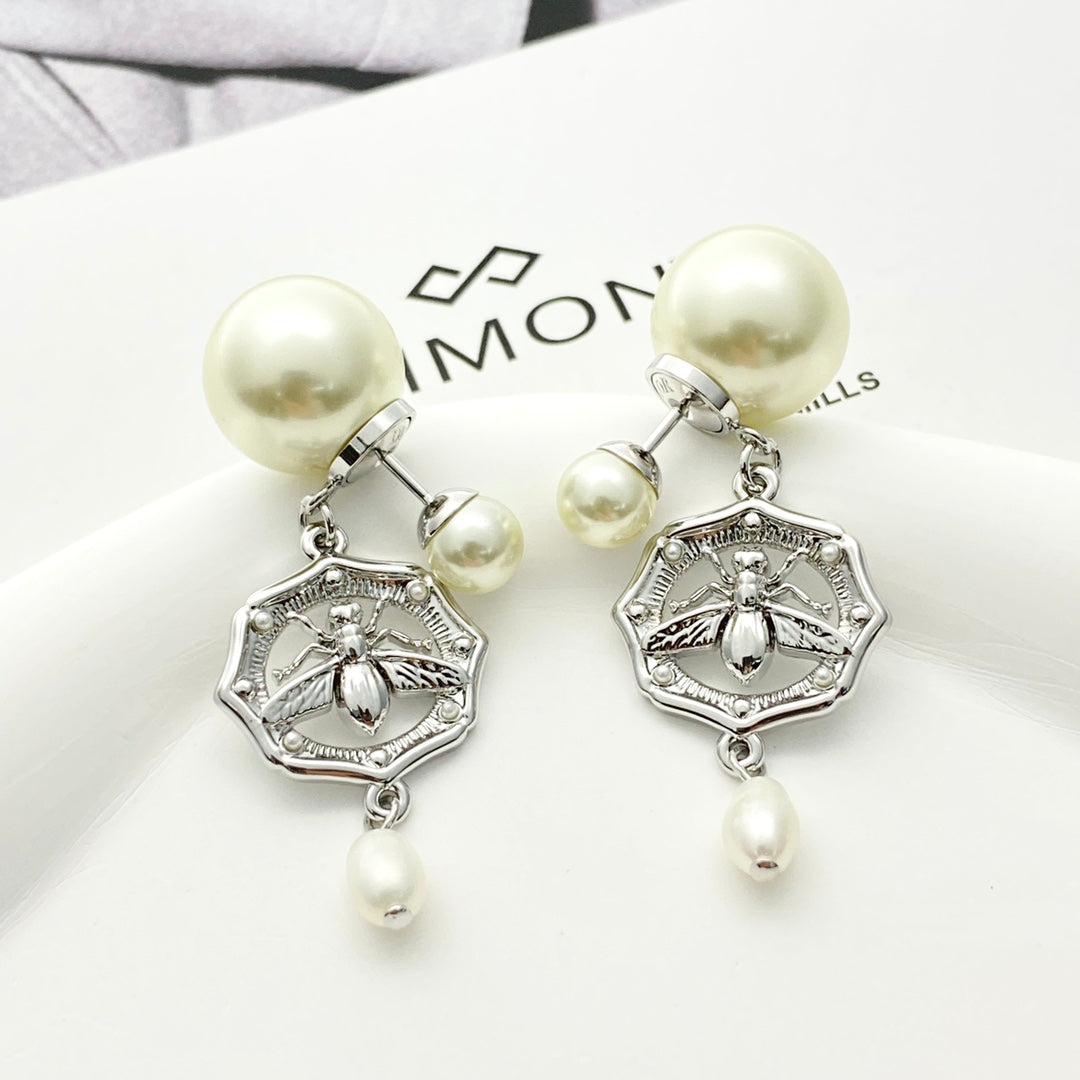 CD 26S DOUBLE PEARL BEE CHARM DROP EARRINGS IN SILVER METAL 633180