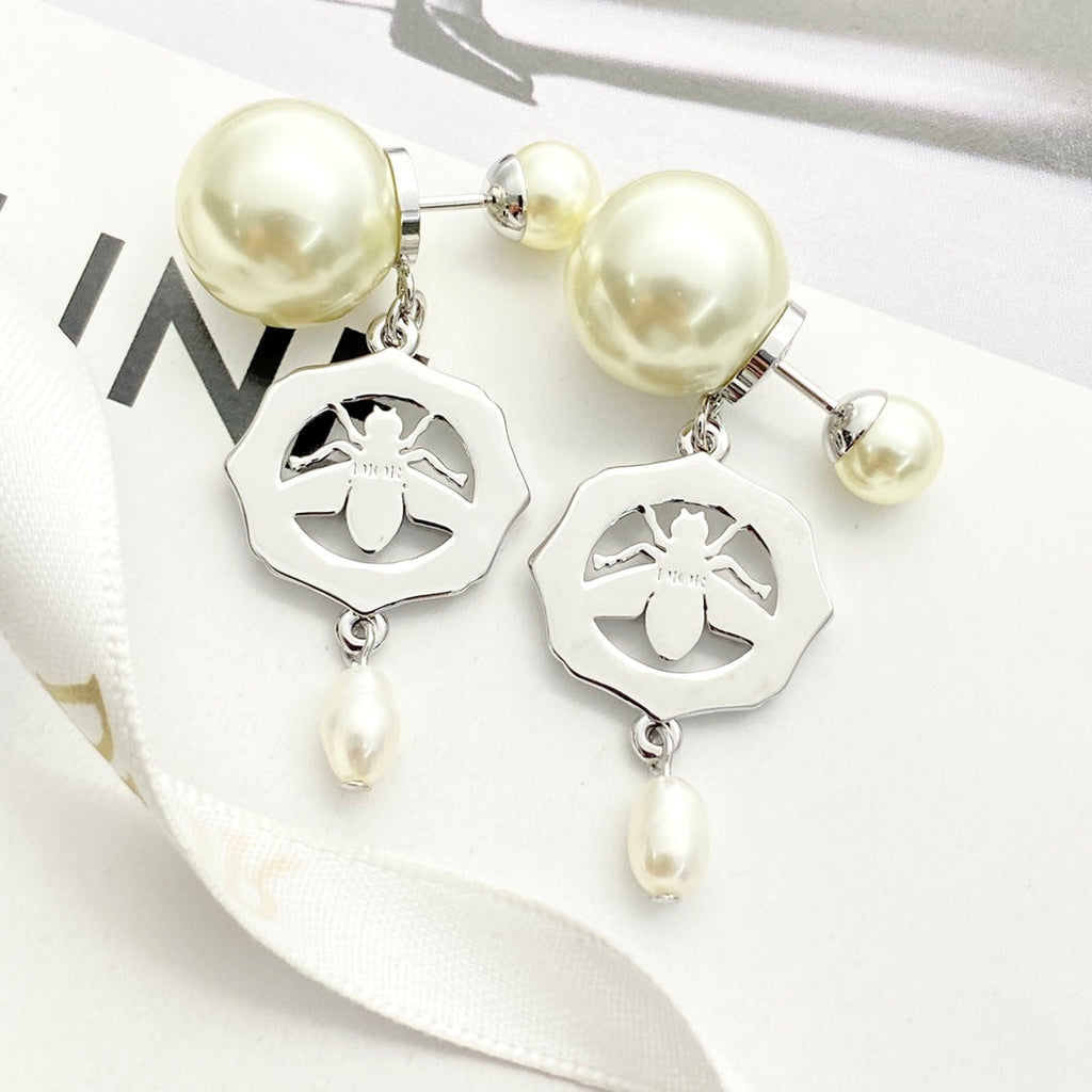 CD 26S DOUBLE PEARL BEE CHARM DROP EARRINGS IN SILVER METAL 633180