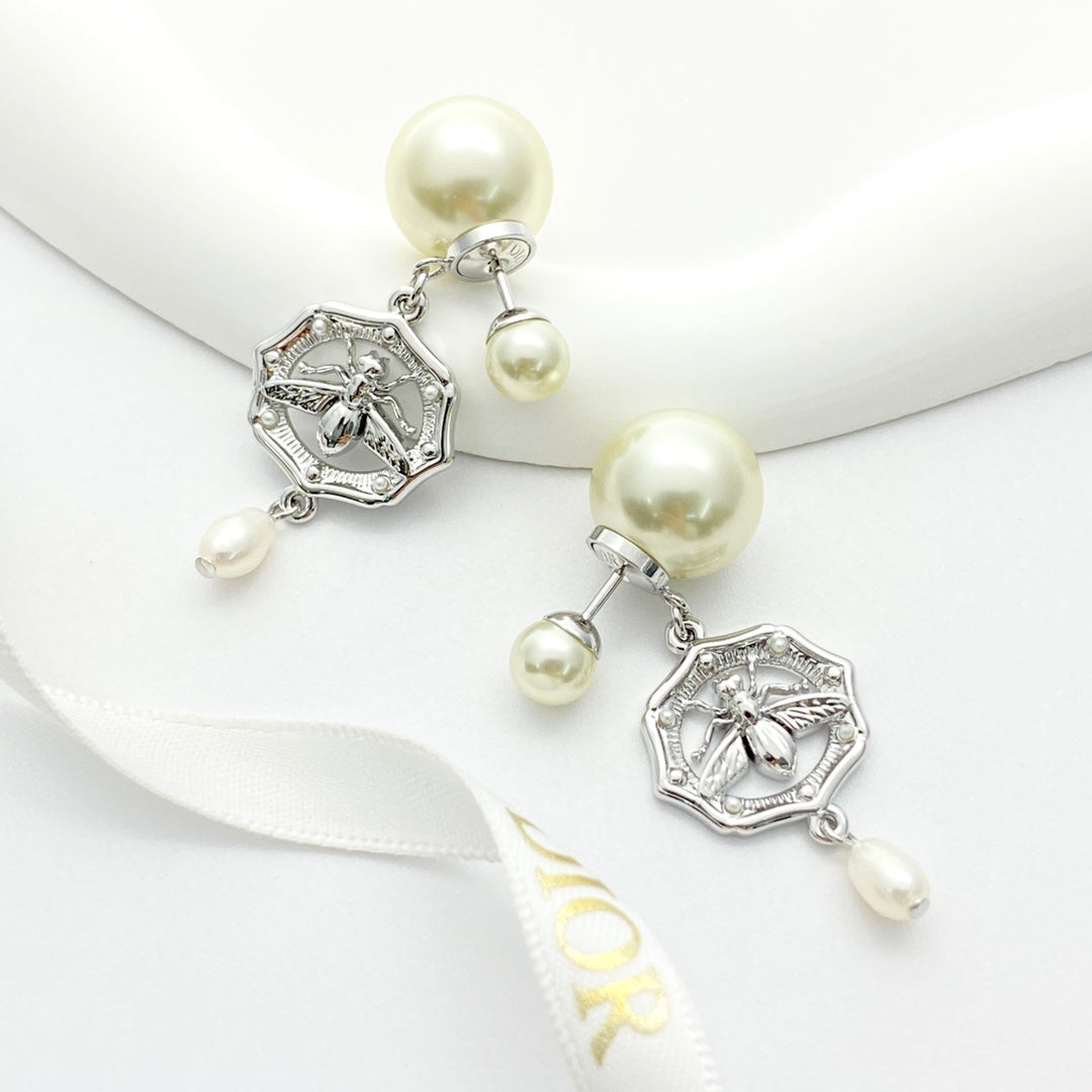 CD 26S DOUBLE PEARL BEE CHARM DROP EARRINGS IN SILVER METAL 633180