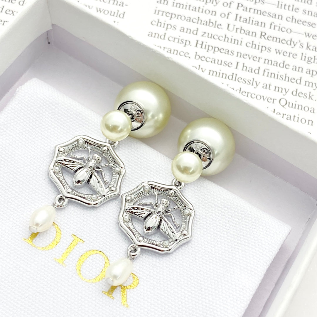 CD 26S DOUBLE PEARL BEE CHARM DROP EARRINGS IN SILVER METAL 633180
