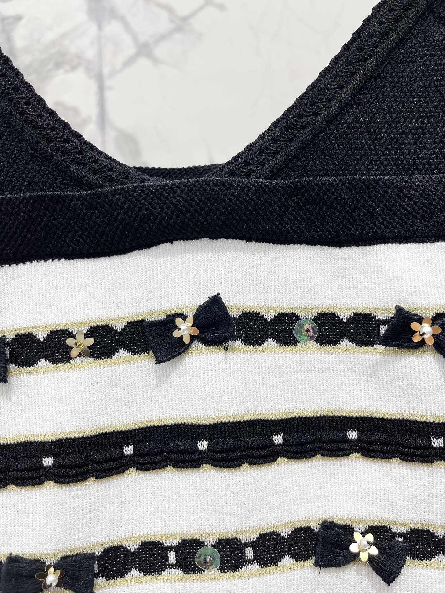 CHANEL 25S CAMISOLE STYLE 107