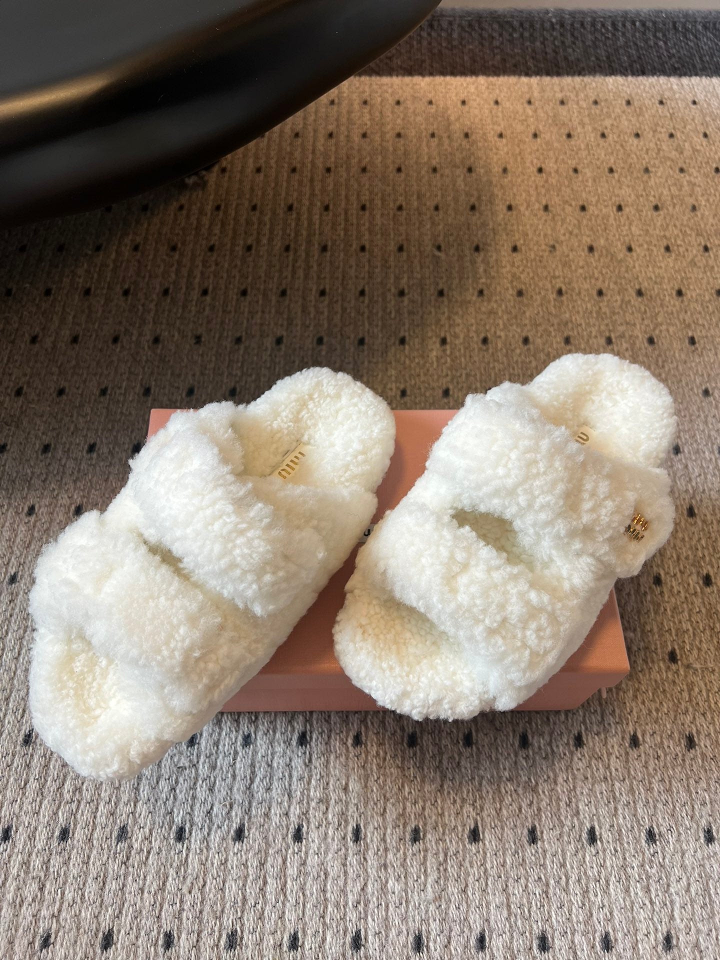 MIUMIU 26S SHEEPSKIN SLIPPERS IN WHITE