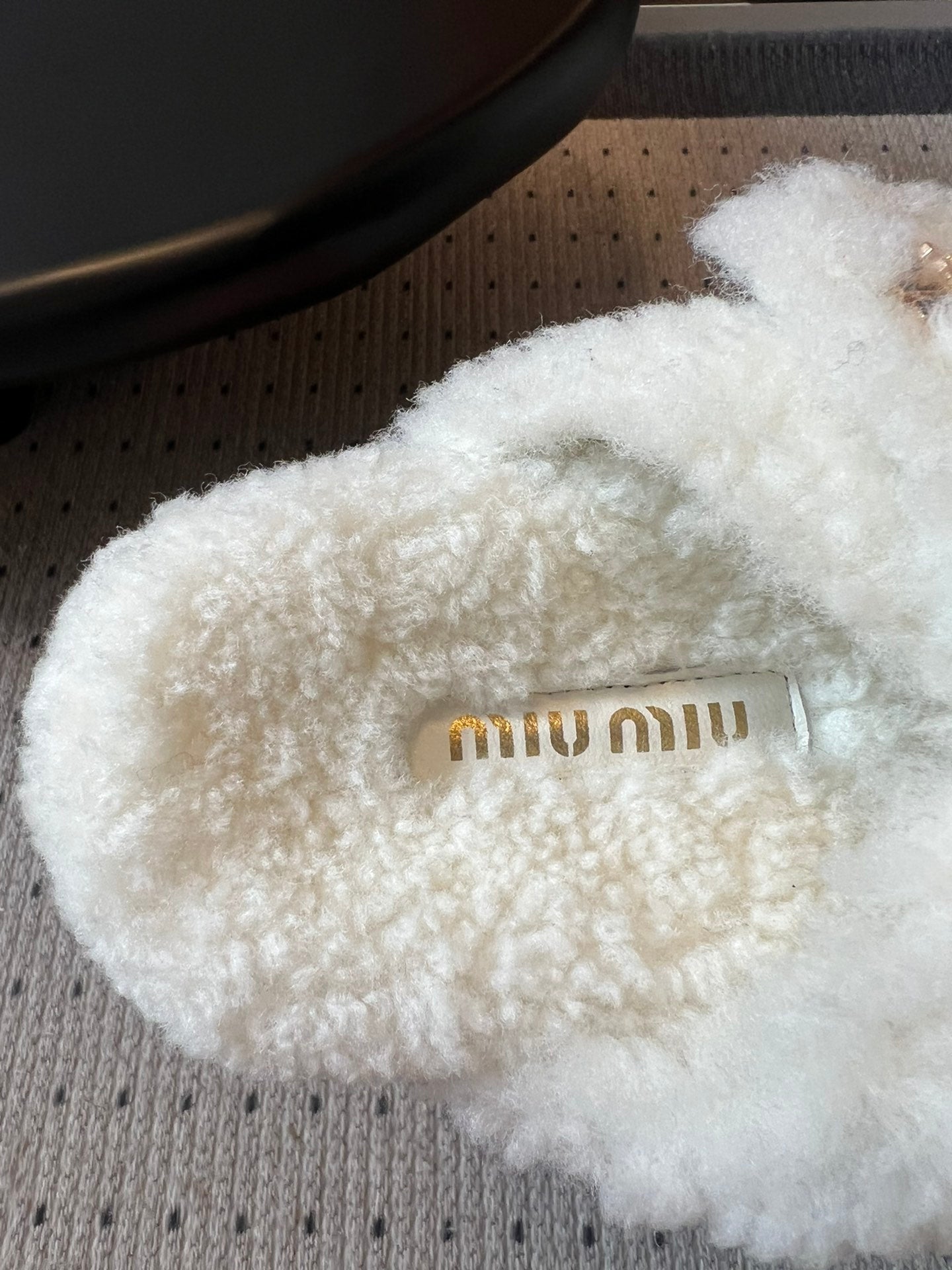 MIUMIU 26S SHEEPSKIN SLIPPERS IN WHITE