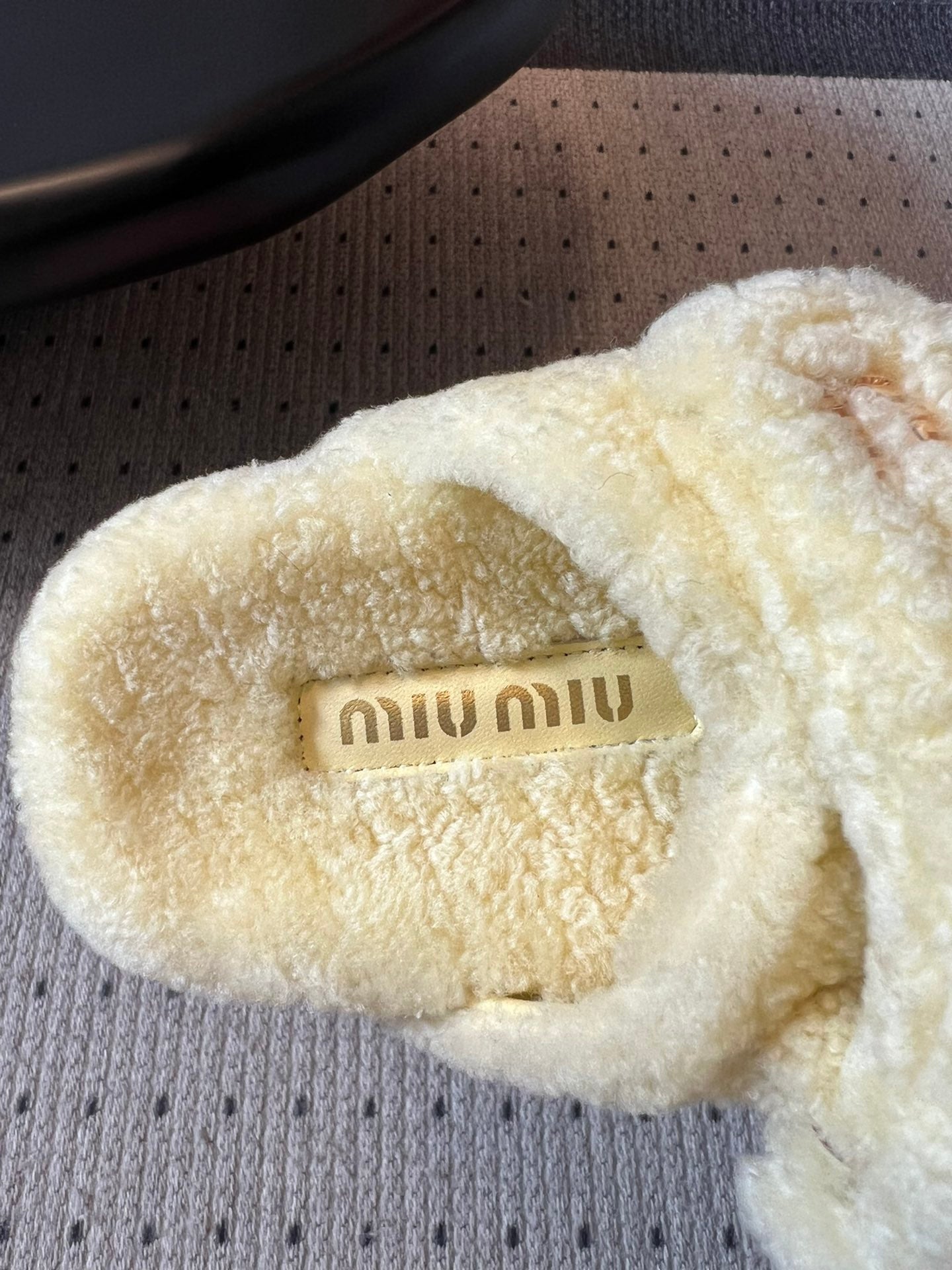 MIUMIU 26S SHEEPSKIN SLIPPERS IN LIGHT BEIGE