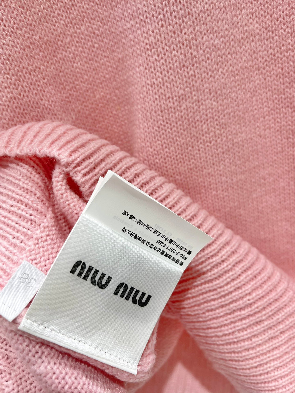 MIUMIU SHORT-SLEEVE KNIT TOP STYLE 298