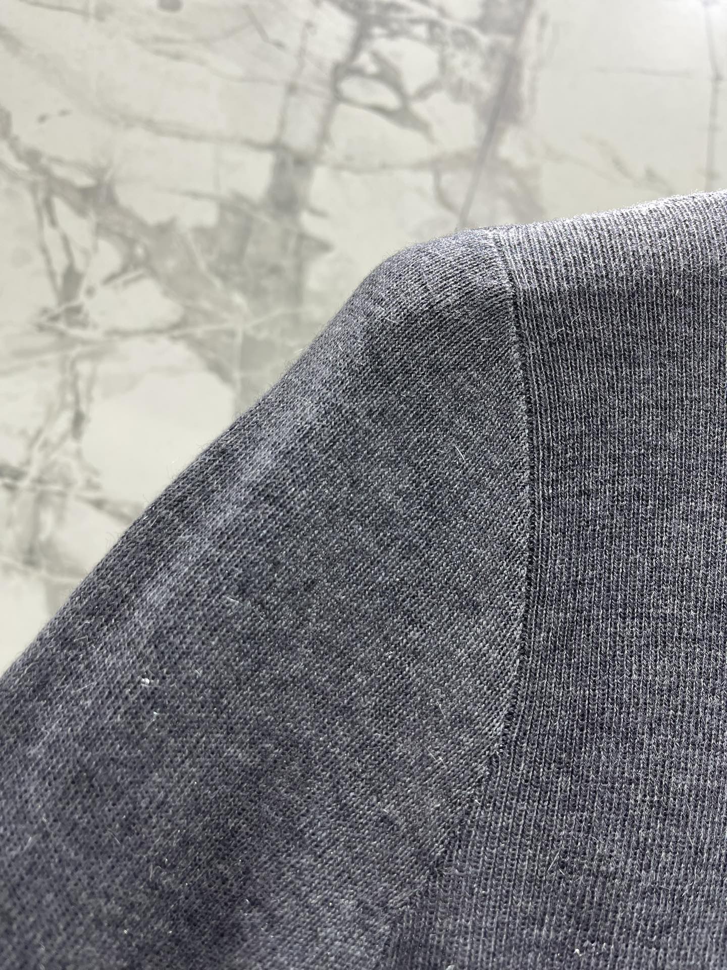 MIUMIU KNIT TOP STYLE 292