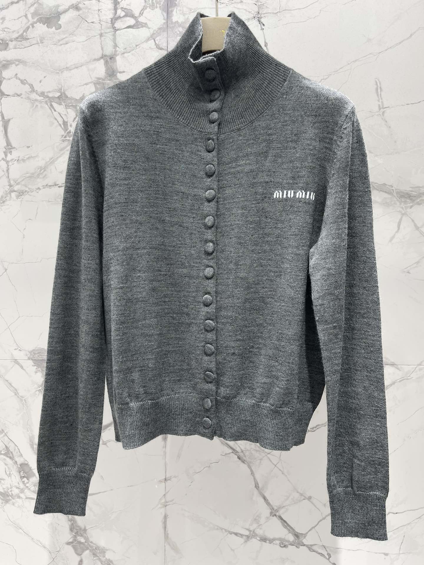 MIUMIU CARDIGAN STYLE 82