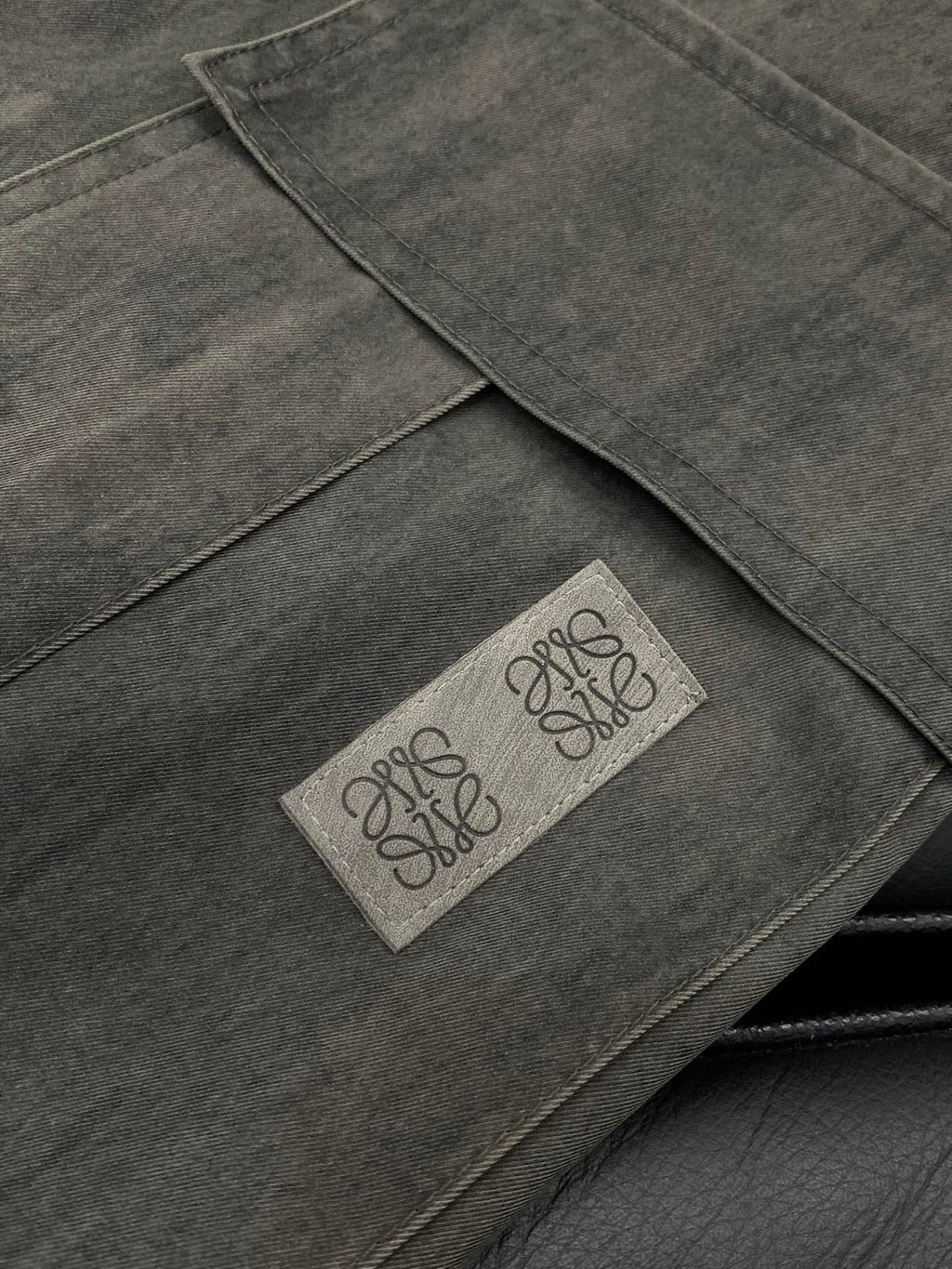 LOEWE CARGO PANTS STYLE 46