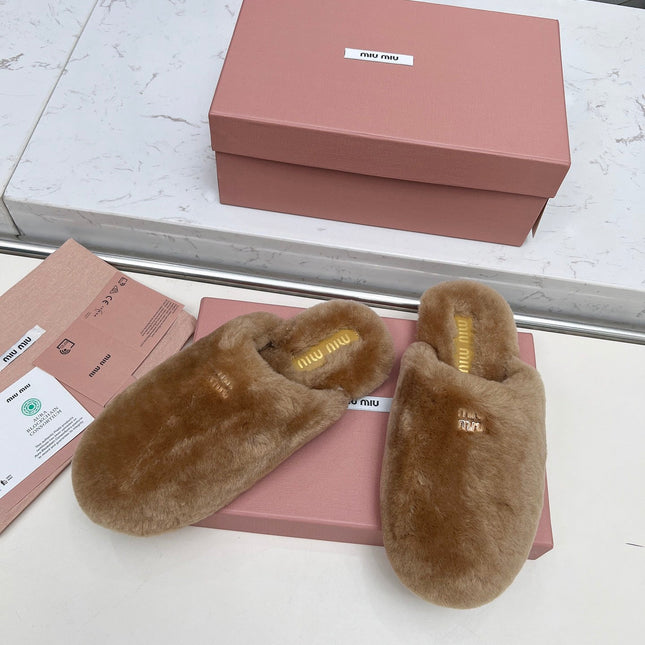 MIUMIU 26S MULES IN LIGHT BROWN SHEARLING 