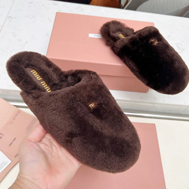 MIUMIU 26S MULES IN DARK BROWN SHEARLING 