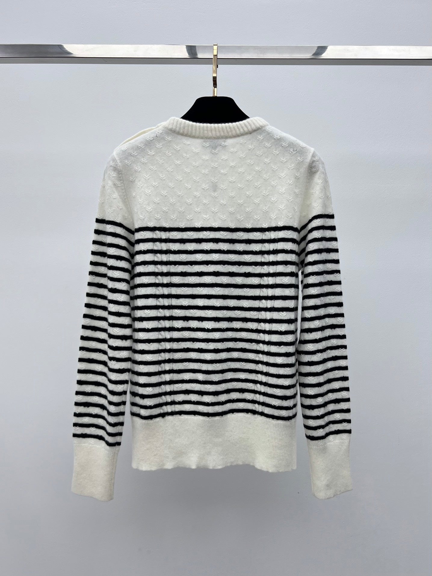 CHANEL 25S SWEATER STYLE 166