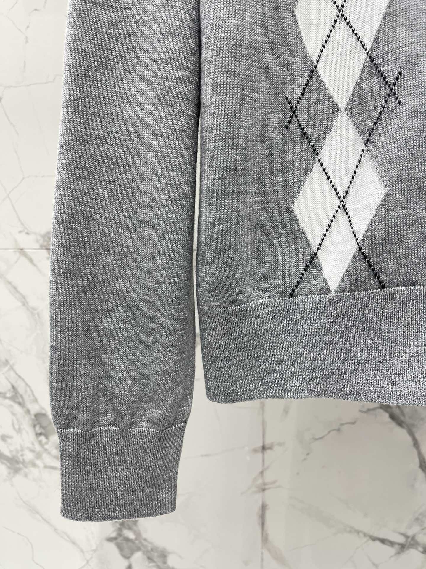 MIUMIU CARDIGAN STYLE 226