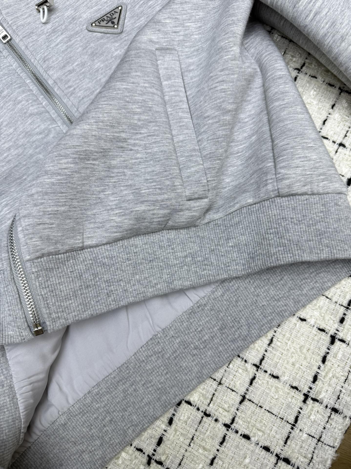 PRADA 26S HOODED JACKET 596