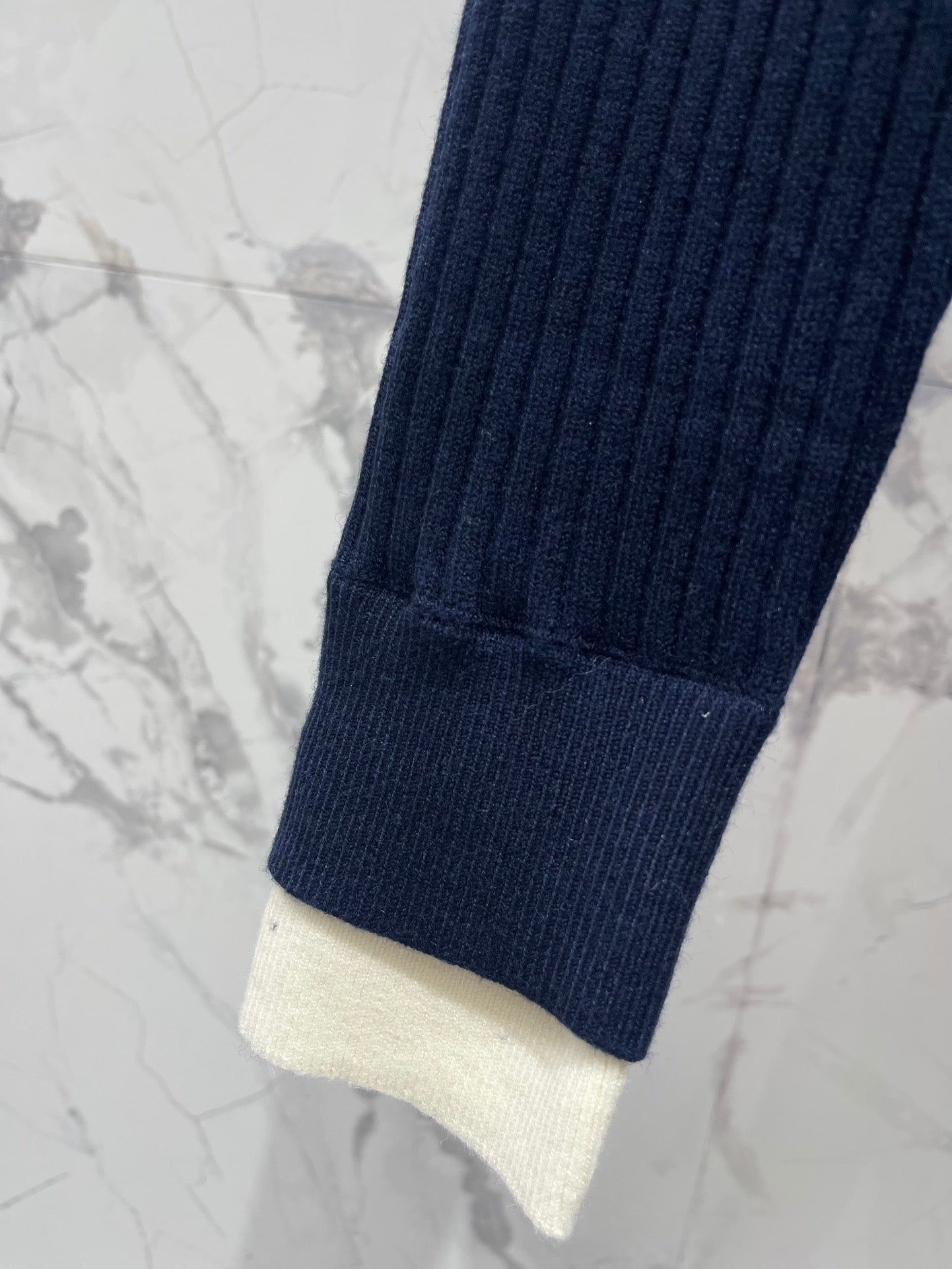 MIUMIU SWEATER STYLE 141