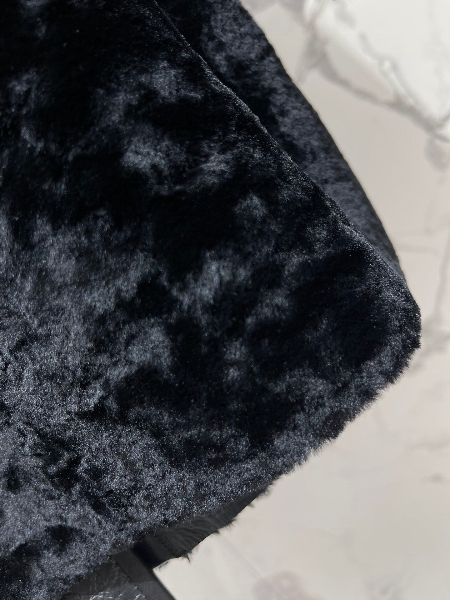 YSL 25S SHEARLING COAT STYLE 230