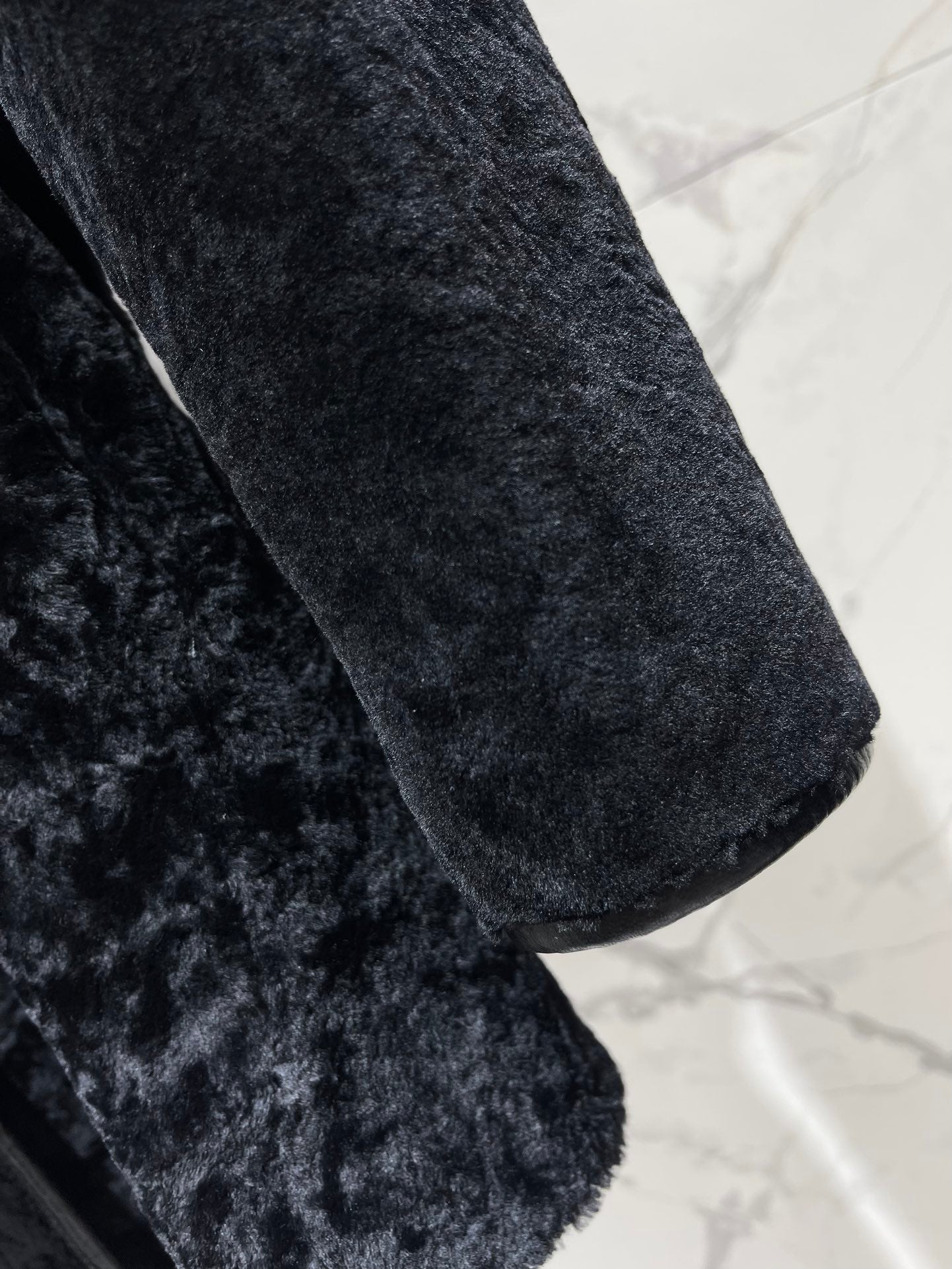 YSL 25S SHEARLING COAT STYLE 230