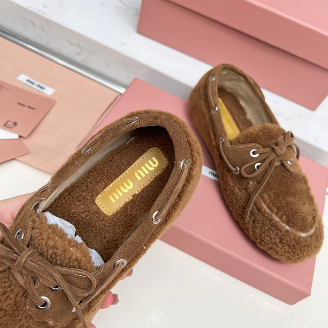 MIUMIU 26S BOAT LOAFERS IN BROWN SHEARLING
