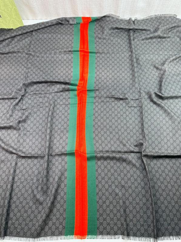GUCCI 26S SCARF 135 IN CASHMERE AND SILK 841869