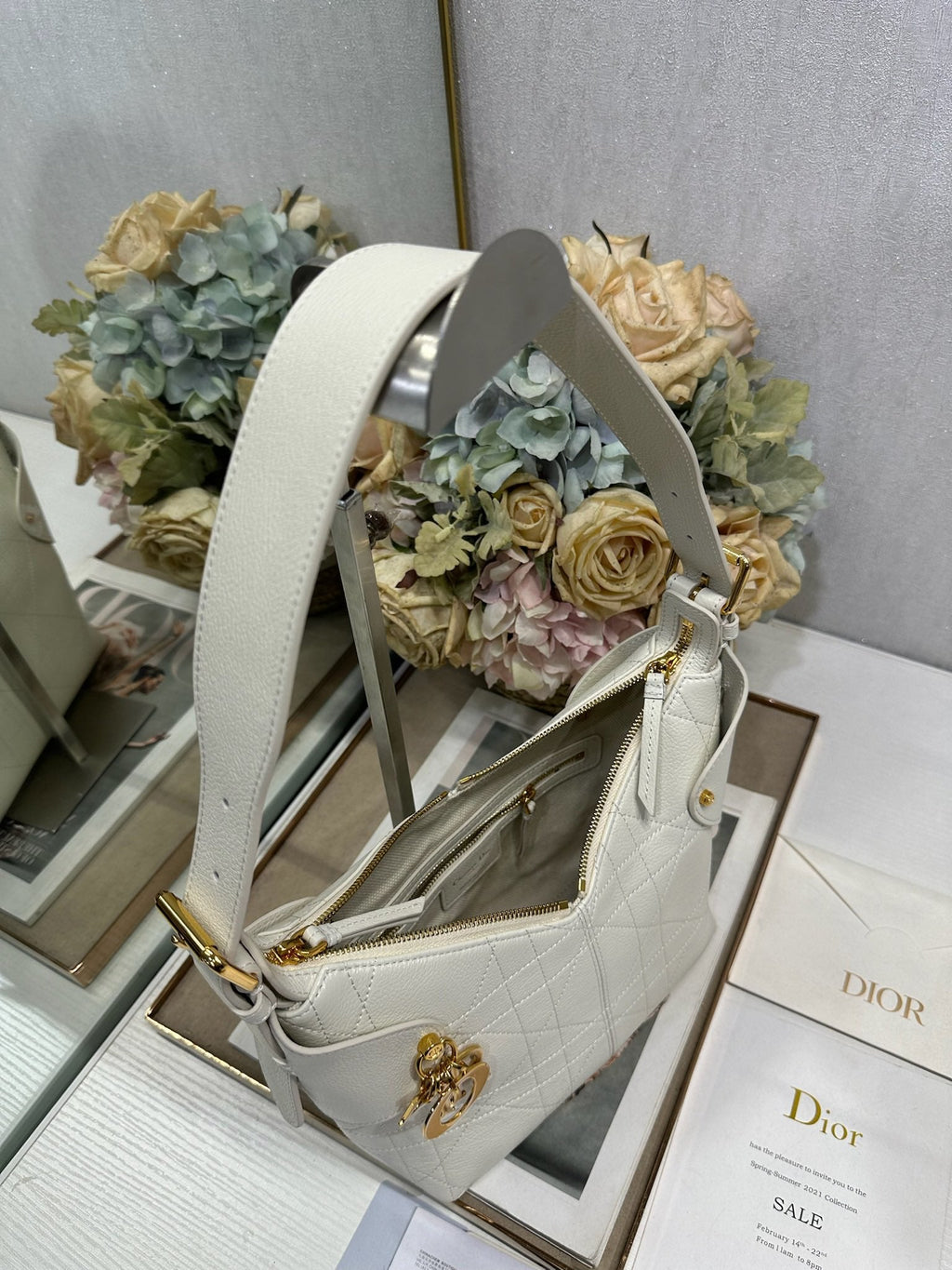 DIOR 26S VOYAGE BAG 22 IN CREAM WHITE CALFSKIN