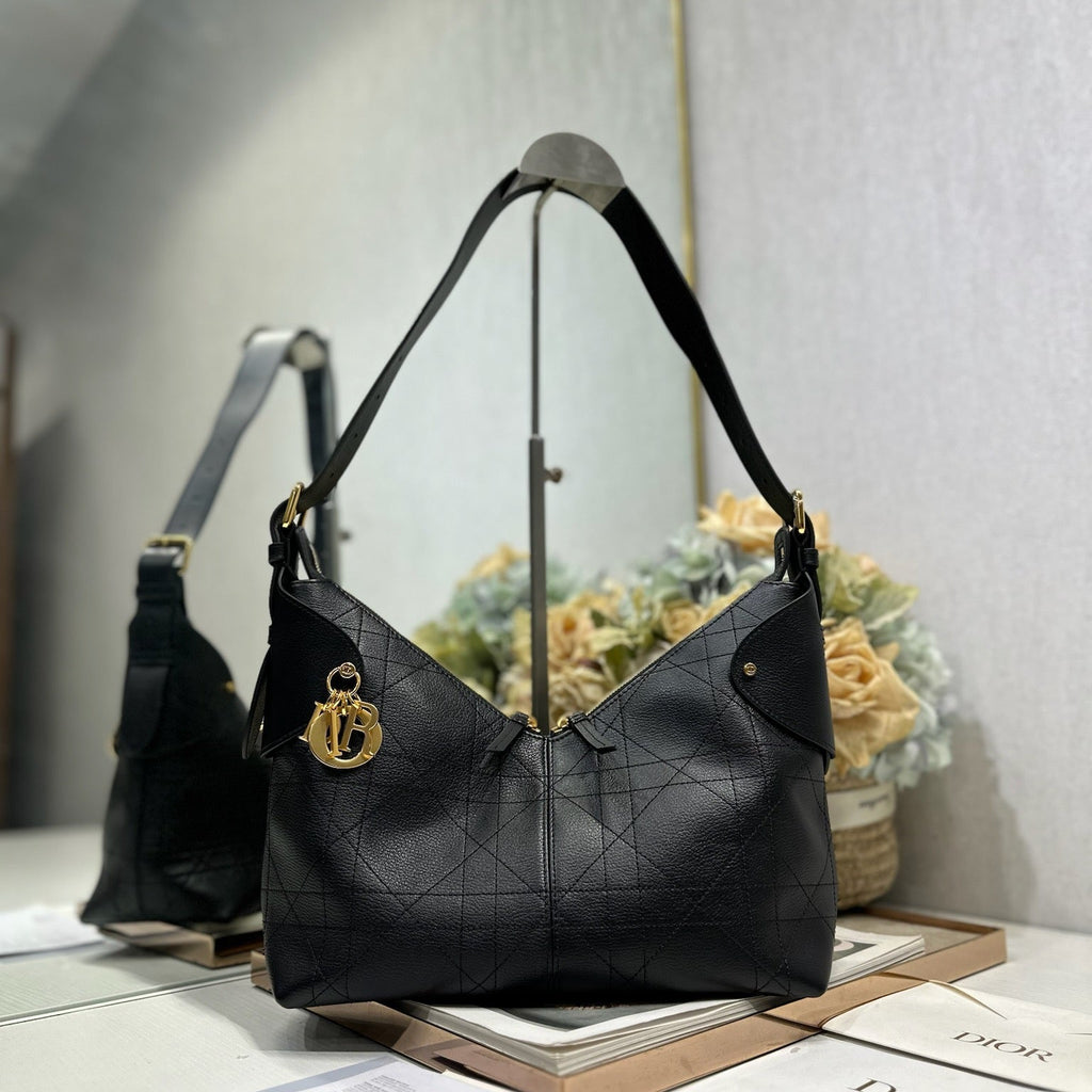 DIOR 26S VOYAGE BAG 28 IN BLACK CALFSKIN