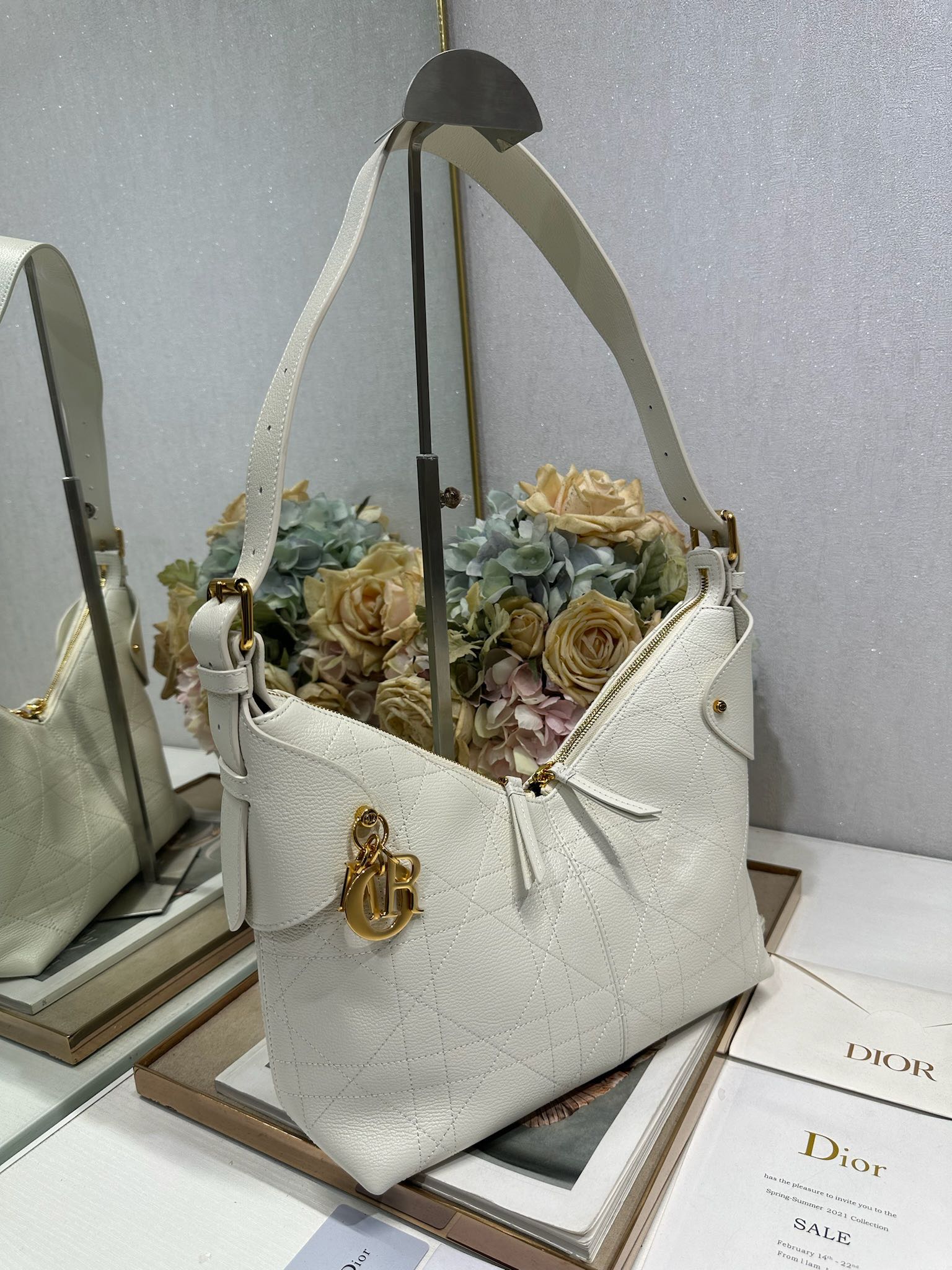 DIOR 26S VOYAGE BAG 28 IN CREAM WHITE CALFSKIN