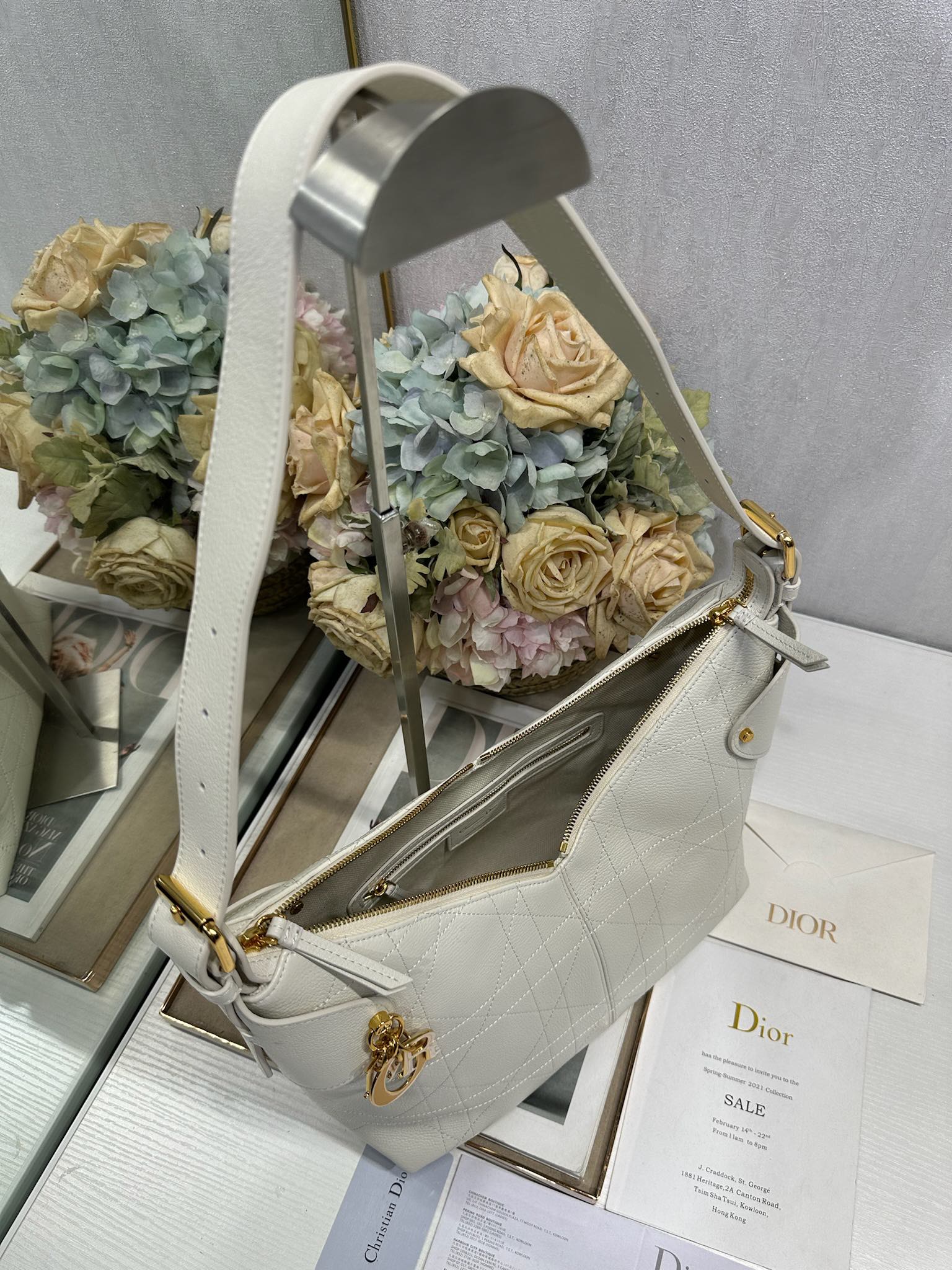 DIOR 26S VOYAGE BAG 28 IN CREAM WHITE CALFSKIN