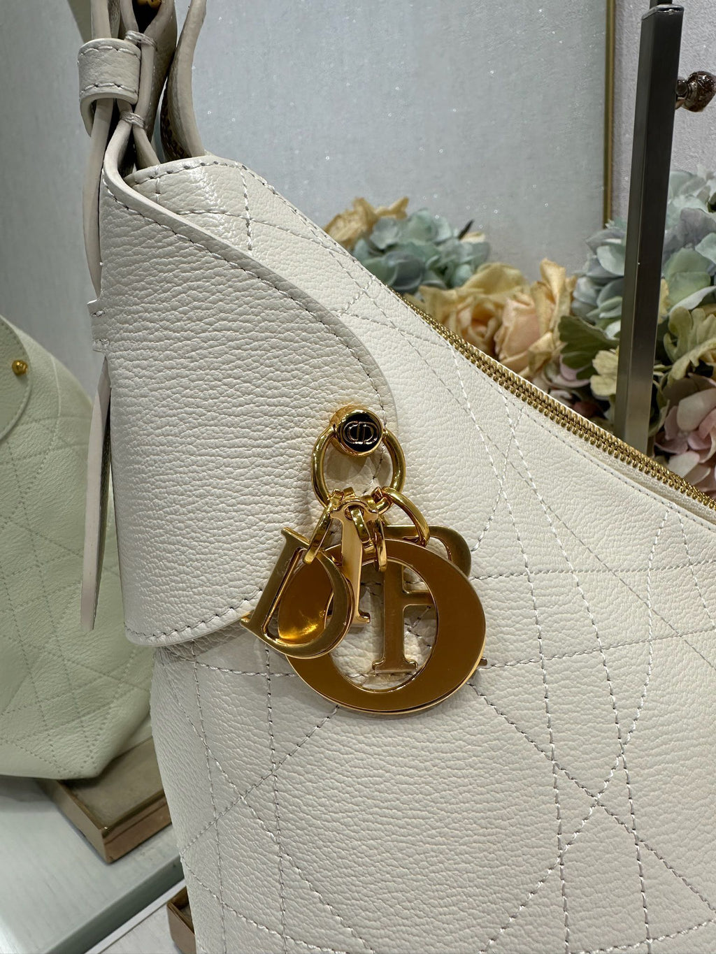 DIOR 26S VOYAGE BAG 34 IN CREAM WHITE CALFSKIN