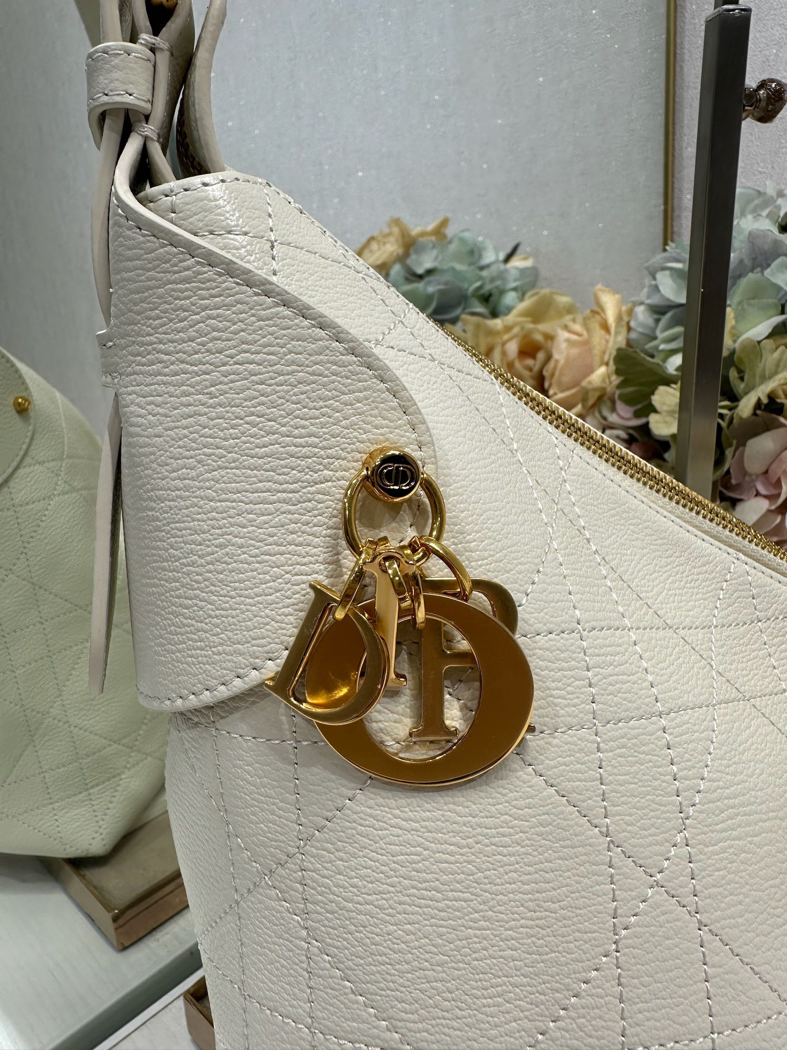 DIOR 26S VOYAGE BAG 34 IN CREAM WHITE CALFSKIN