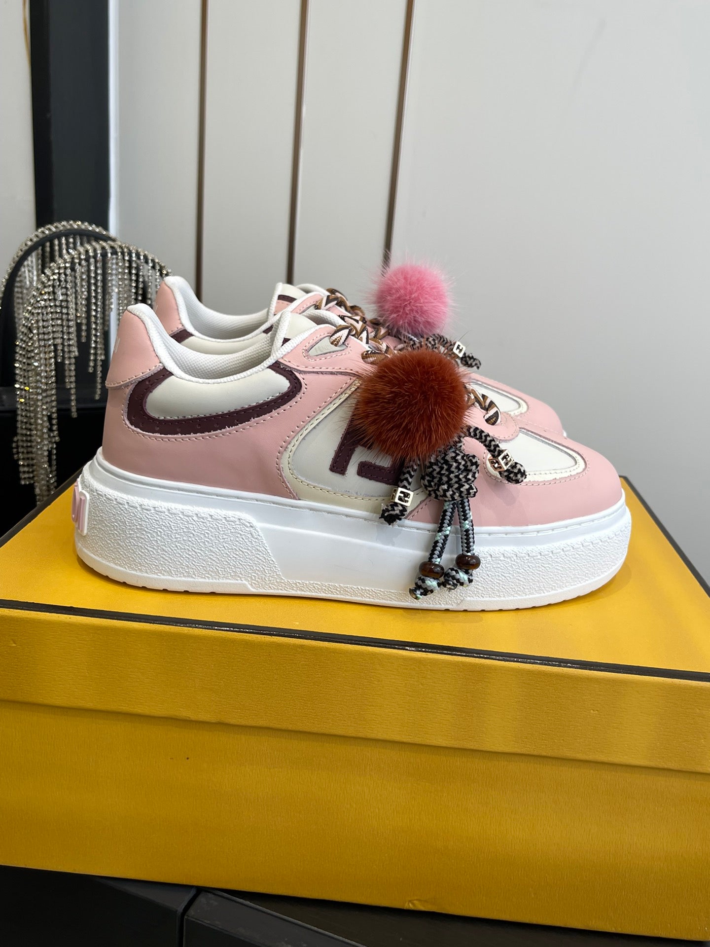 FENDI 25S SNEAKERS 50 MM IN PINK MIX WHITE SYNTHETIC LEATHER WITH CHARM